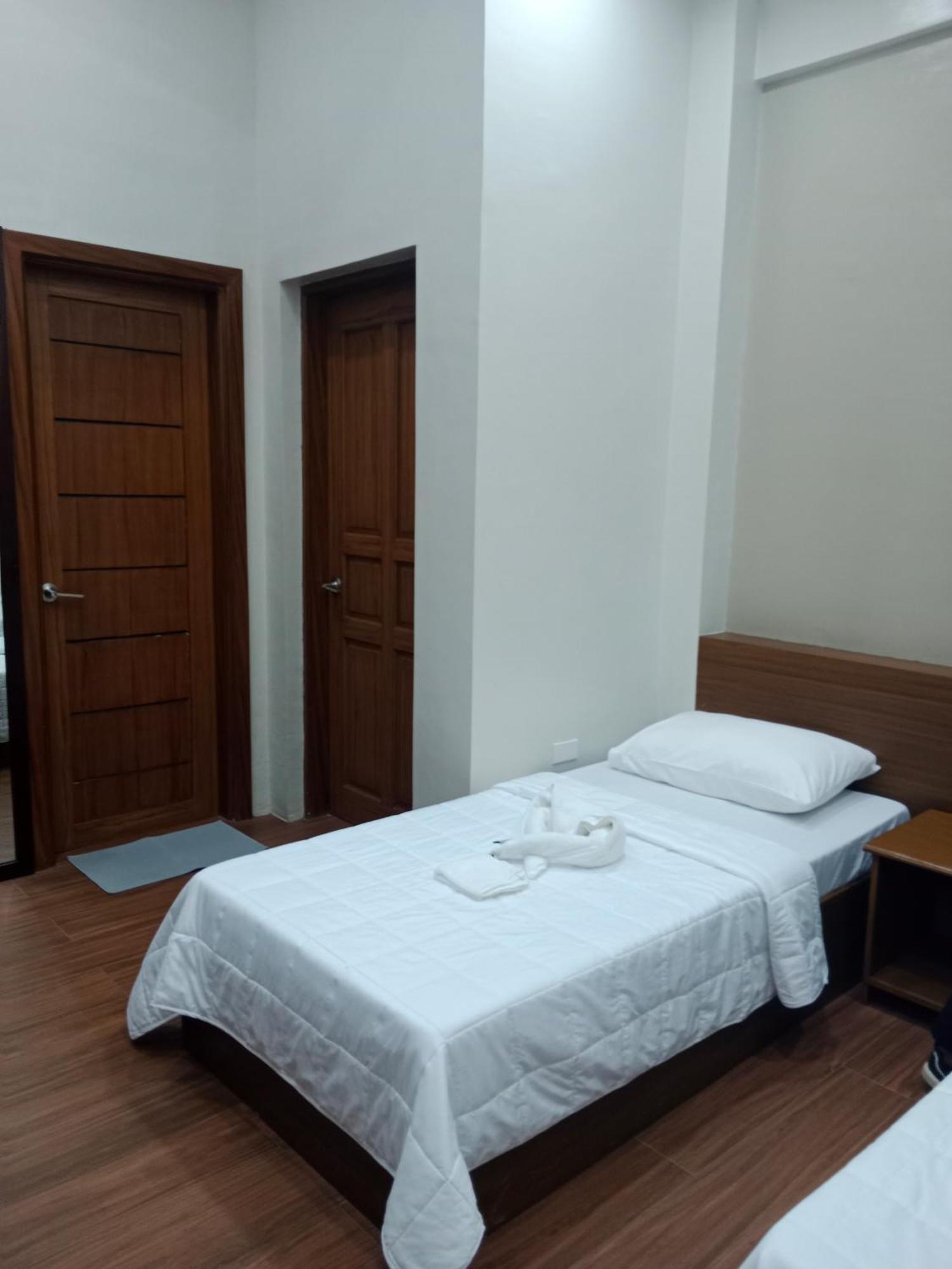 Villa Marilyn Resort And Hotel 科隆 外观 照片